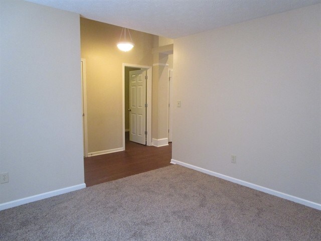 Building Photo - 2562 Bluewood Way