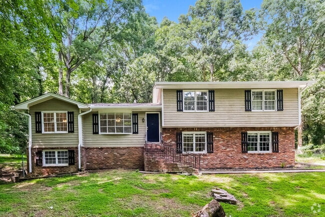 Building Photo - 737 Mountainbrooke Cir SW