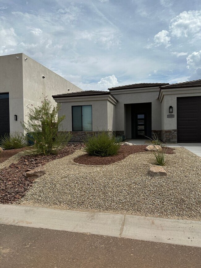 Building Photo - Brand new build - RV garage - located in t...