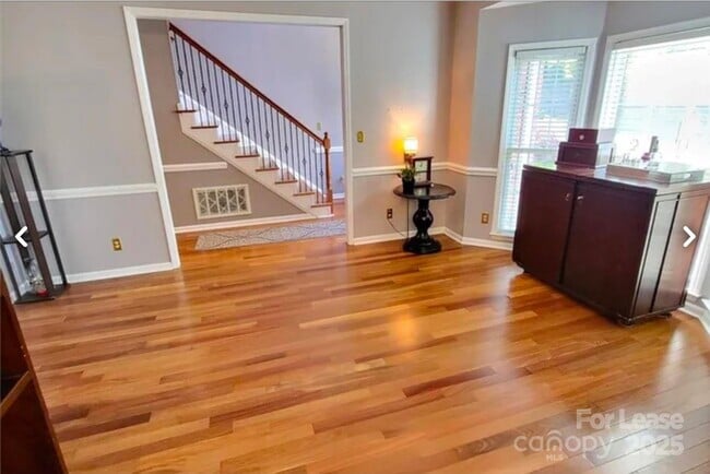 Foto del edificio - 8711 Piccone Brook Ln