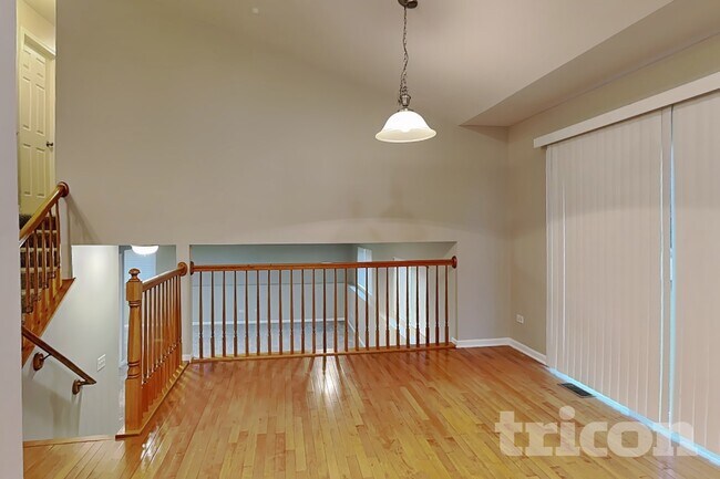 Foto del edificio - 8007 Shady Oak Rd