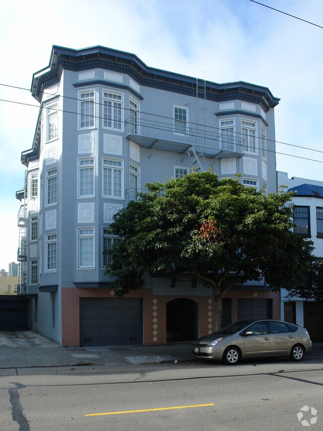 Building Photo - 1631 Chestnut St