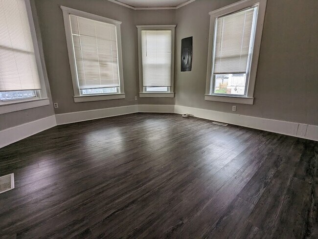 Foto del edificio - 804 Rivermont Ave