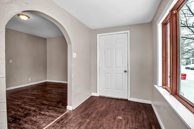 Building Photo - 125 Schiller St