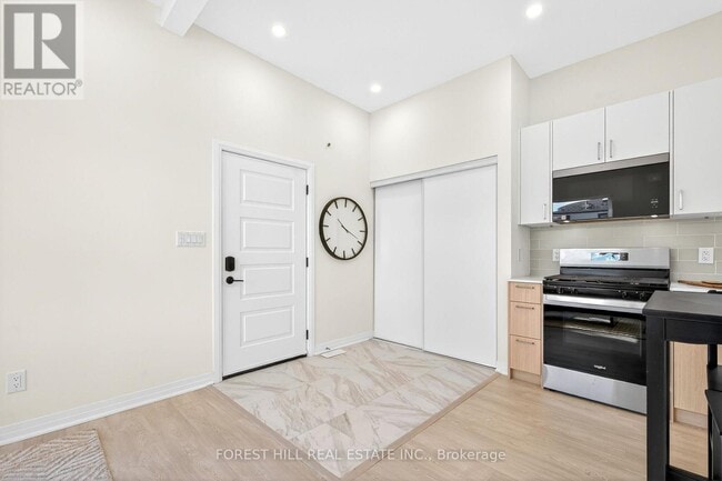 Photo du bâtiment - 31 Harrow Dr