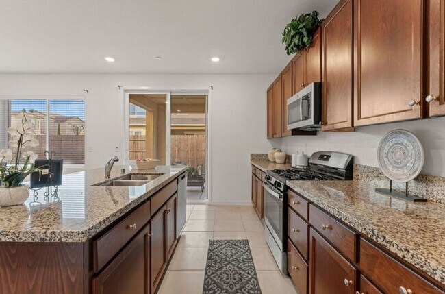 Foto del edificio - 6001 Firelight Dr