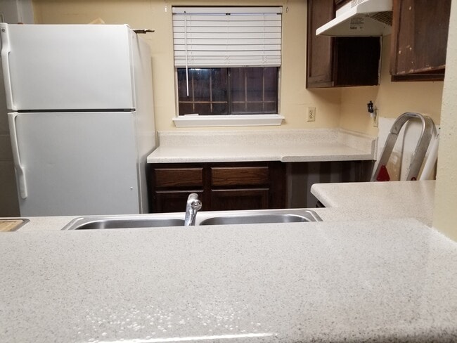 Building Photo - 9901 Sharpcrest St