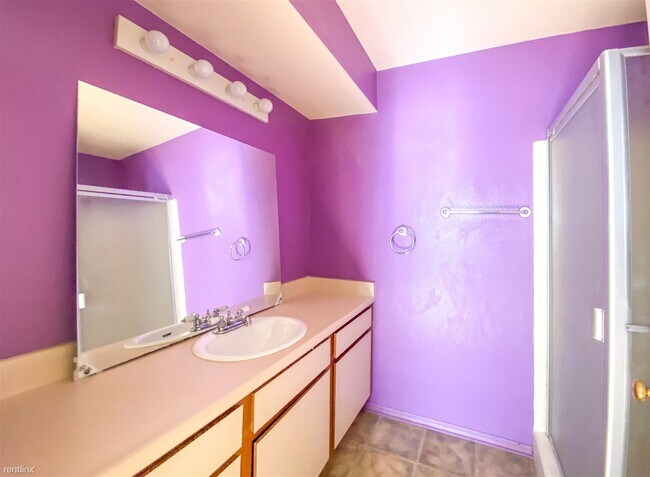 Foto del edificio - 2 br, 3 bath Townhome - 6036 Hazelhurst Pl D