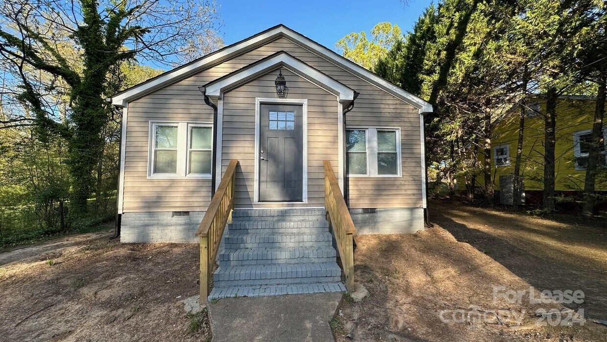 Foto principal - 516 S Yates St
