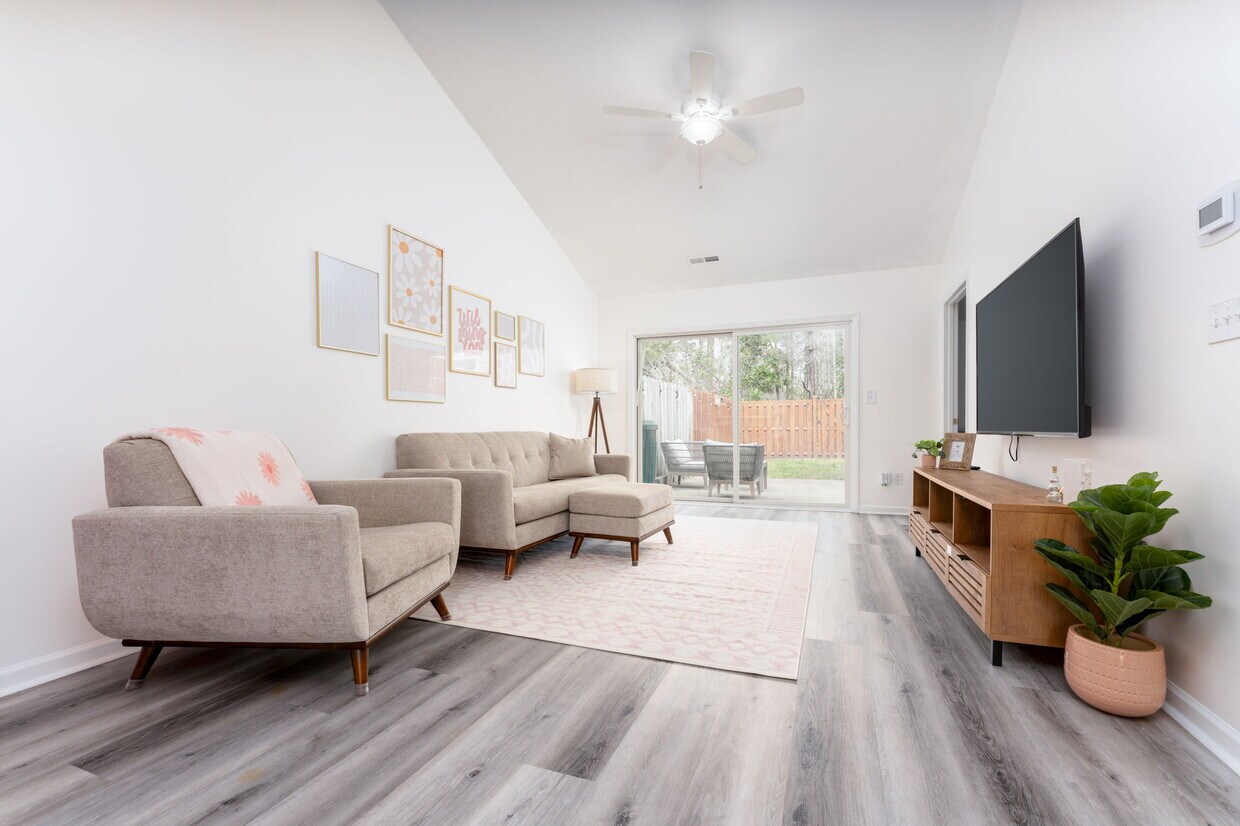 Foto principal - 1503 Willoughby Park Ct