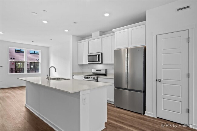 Foto del edificio - 2225 Waters Edge Dr