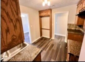 Foto del edificio - 1317 Fernwood Dr