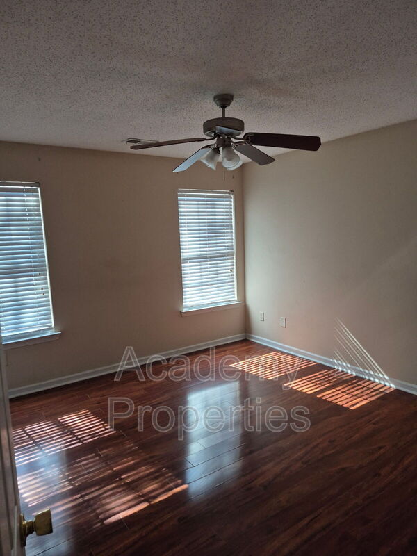 Foto del edificio - 273 Lossie Ln
