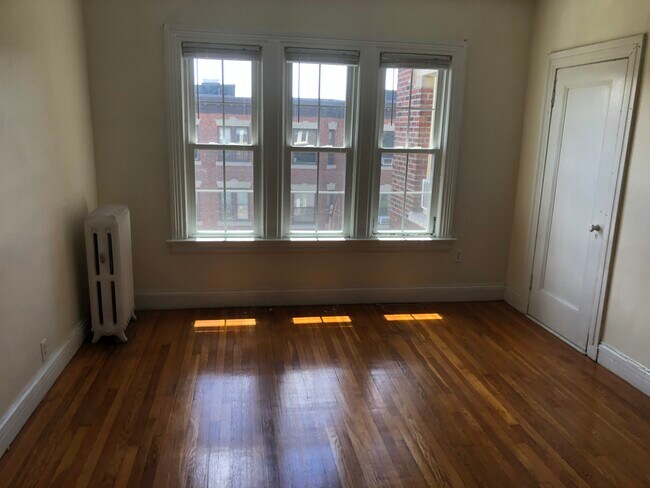 Foto del edificio - 16 Glenville Ave