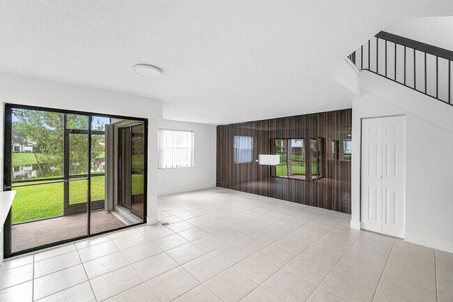 Foto del edificio - 439 NW 36th Ave