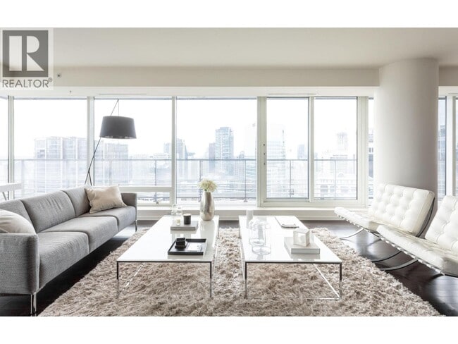 Building Photo - 1011 W Cordova St