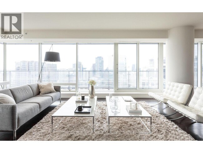 Photo du bâtiment - 1011 W Cordova St