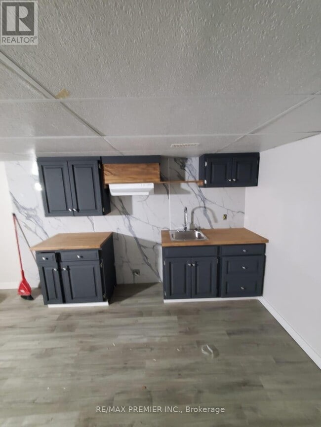 Building Photo - 177 Isabella Dr