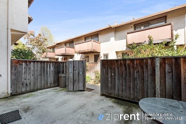 Building Photo - 970 Bellomo Ave