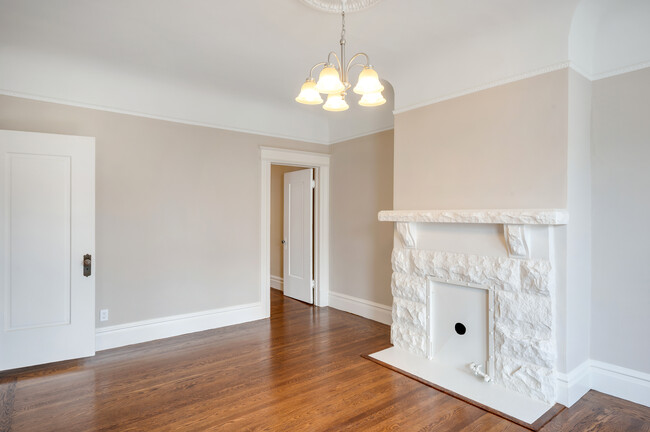 Living Room - 525 Guerrero St