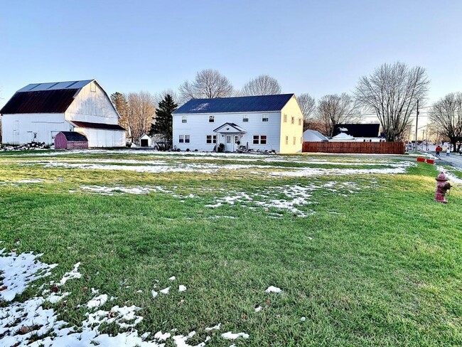 Building Photo - 507 North St