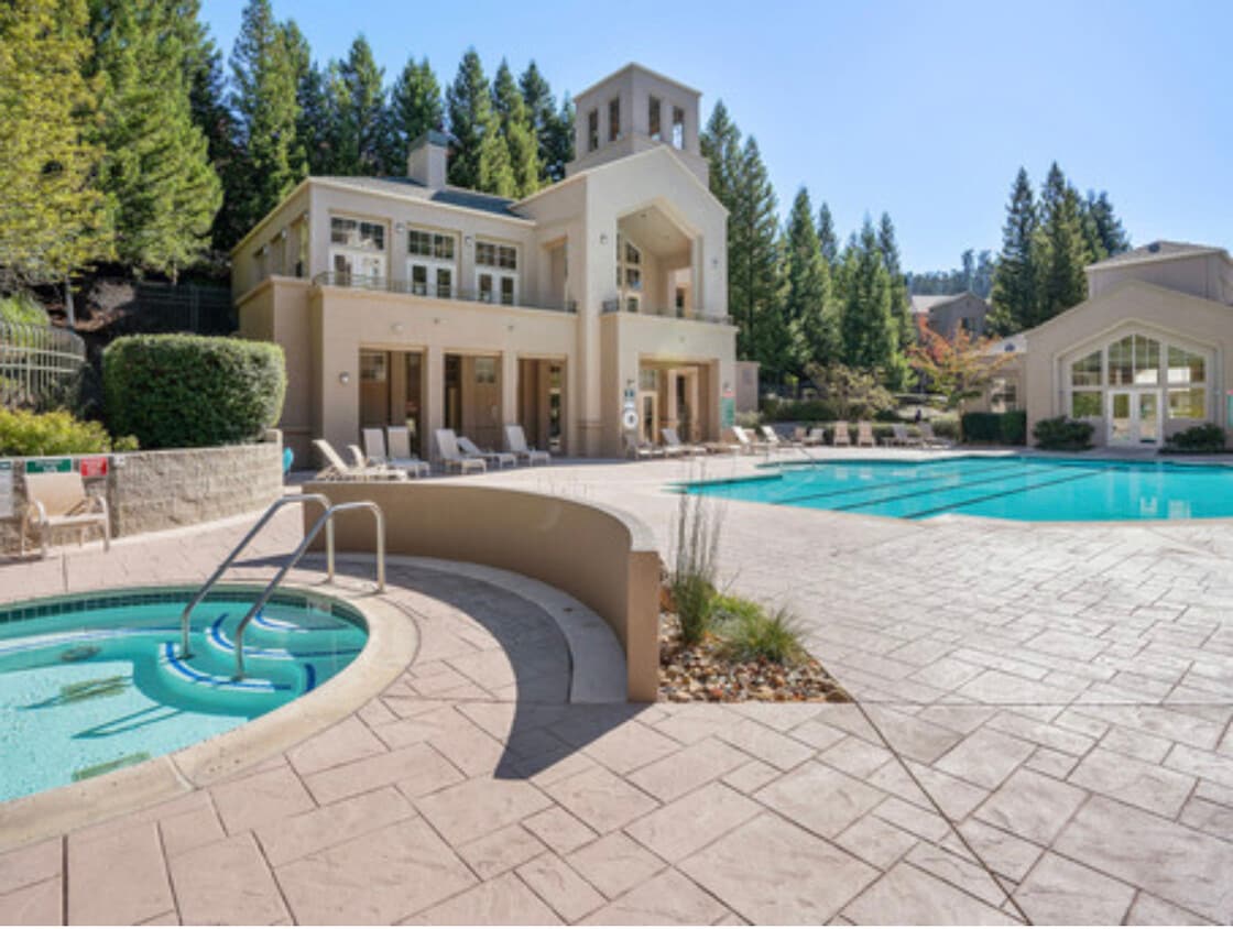 Photo - 320 Caldecott Ln (Oakland, CA)