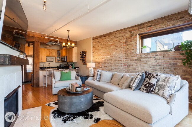 Foto del edificio - 1735 W Diversey Pkwy