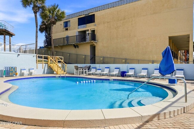 Foto del edificio - 15413 Front Beach Rd