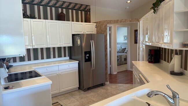 Foto del edificio - 6632 Pineview Terrace