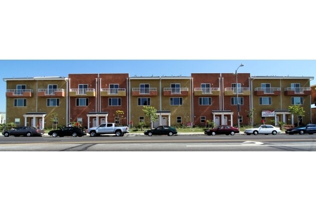Building Photo - 5000 S Figueroa St