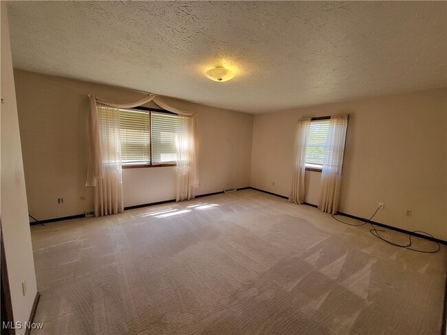 Building Photo - 159 Creston Dr