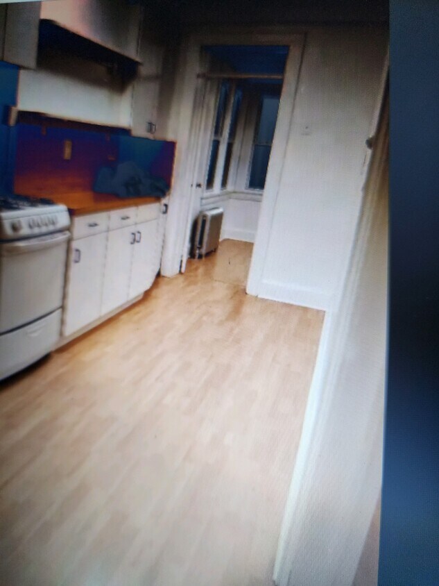 7534 Metropolitan Ave Unit 2 rear, Middle Village, NY 11379