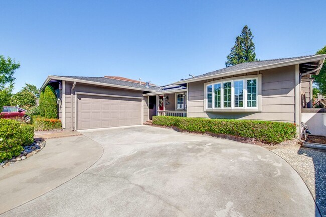 Building Photo - Welcome to 1815 Comstock Ln!
