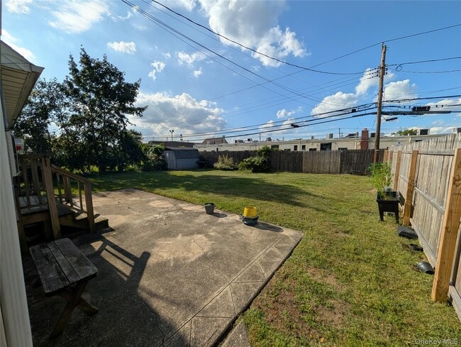 Building Photo - 23 Colonial Dr