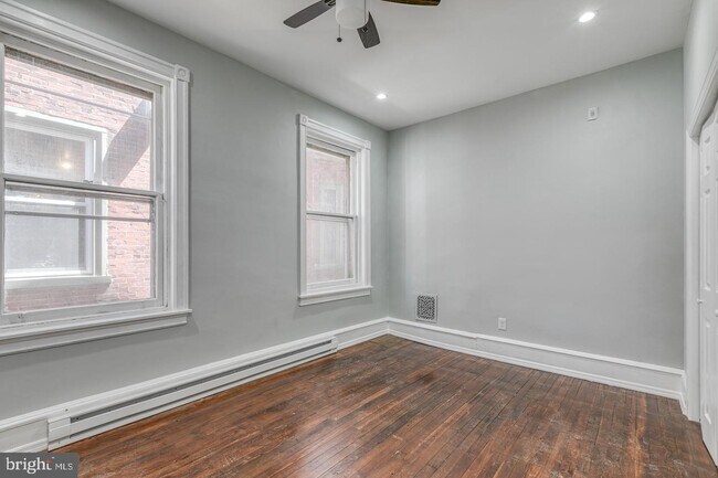 Building Photo - 5009 Catharine St