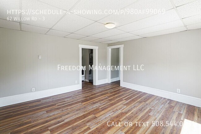 Foto del edificio - 62 Willow Rd