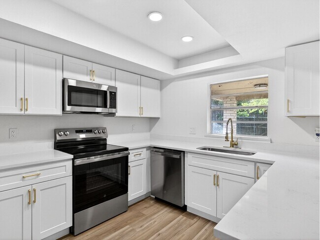 Foto del edificio - 709 Brookview Dr