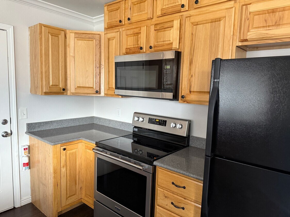 Foto principal - Beautiful Updated Beacon Hill Home - Newly...