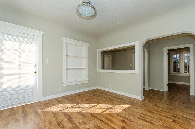 Foto del edificio - 3733 Midvale Ave