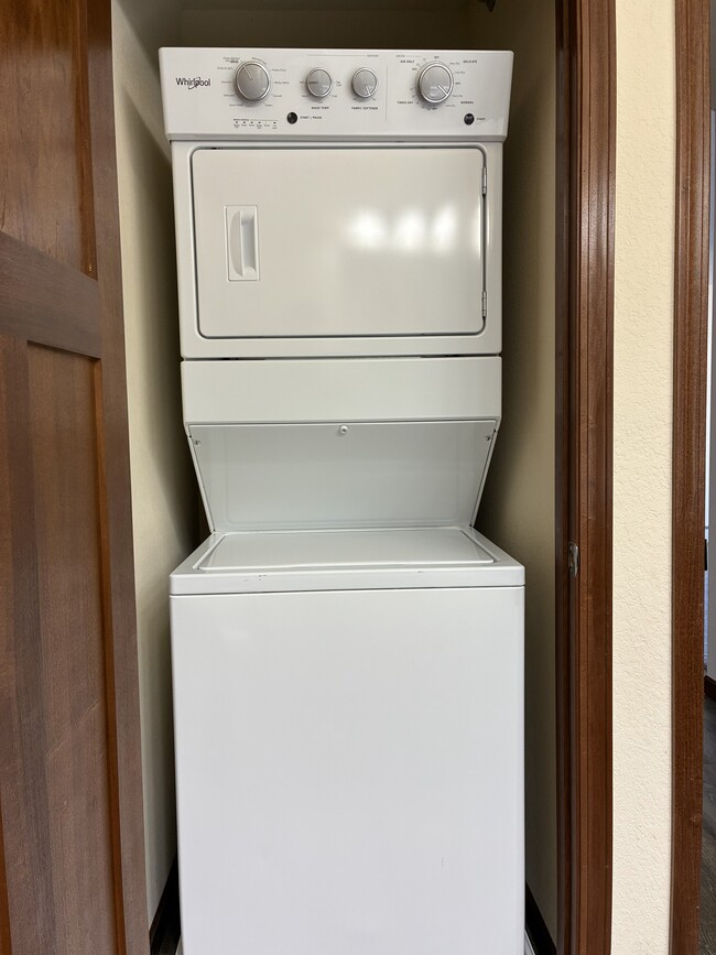 Building Photo - Oklahoma Heights