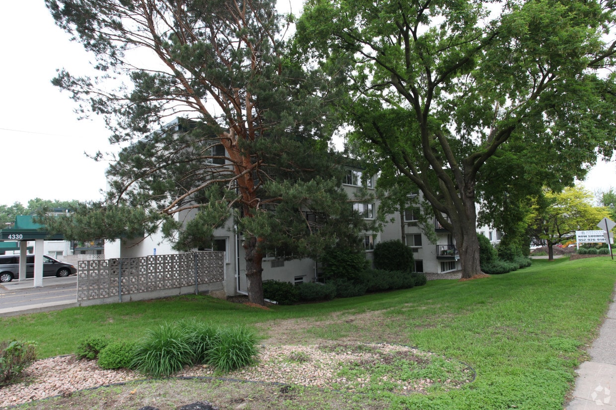 Joppa Lane Apartments 2888 Joppa Ave S Saint Louis Park, MN