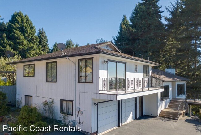 Building Photo - 3 br, 2.5 bath House - 741 Park Ave