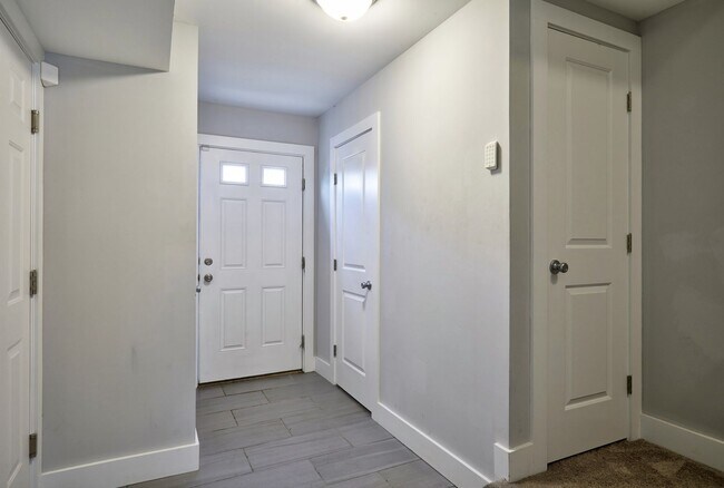 Building Photo - 3 BR/4 BA Townhome - 1720 SF in Vineland -...