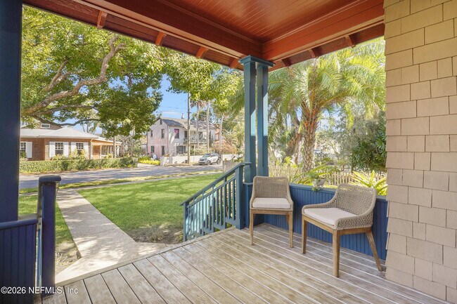 Foto del edificio - 290 St George St