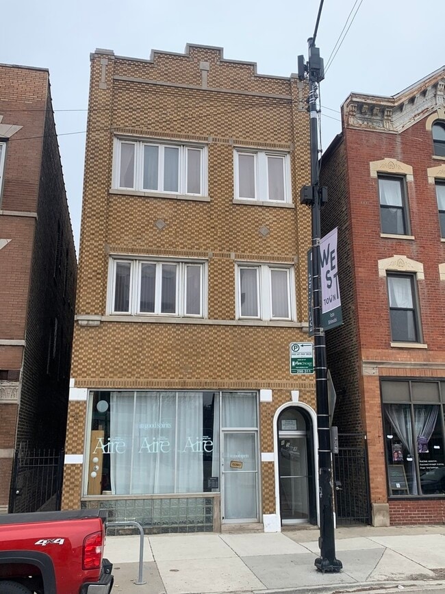 Foto del edificio - 858 N Ashland Ave