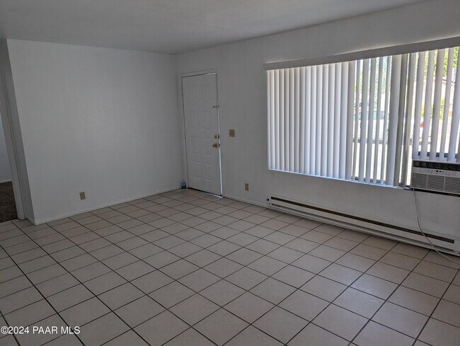 Foto del edificio - 3156 N Tani Rd
