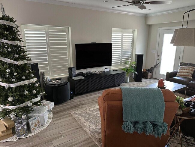 Foto del edificio - 917 SW 36th Terrace