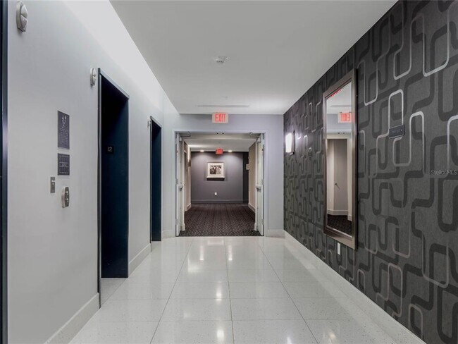 Building Photo - 260 S Osceola Ave