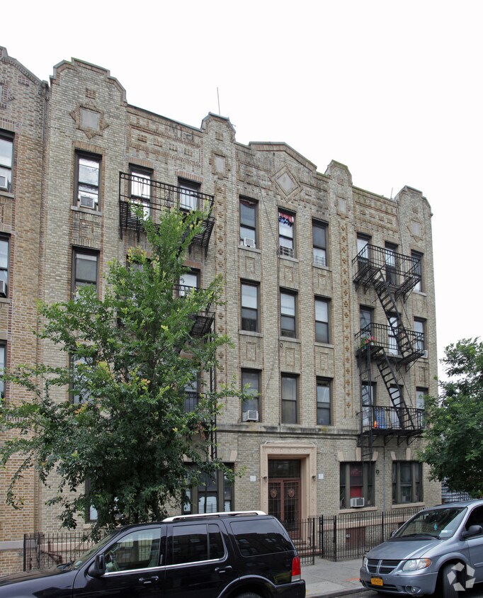 Primary Photo - 558 E 2nd St