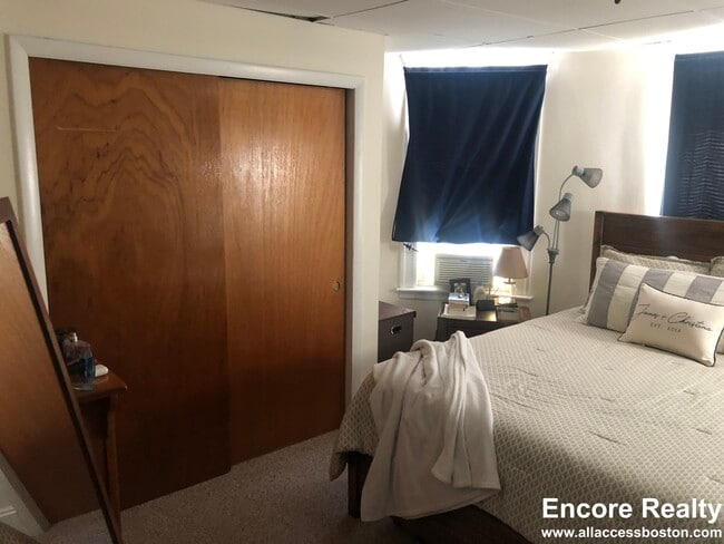 Building Photo - 112 Thurston St